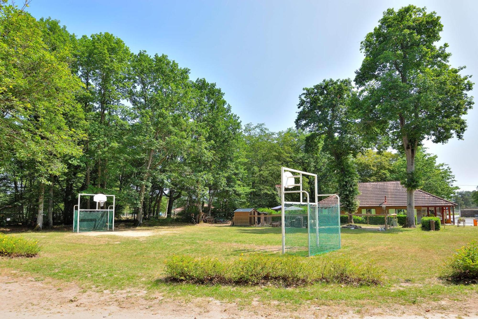 Camping Etang De La Vallee Combreux Exterior foto