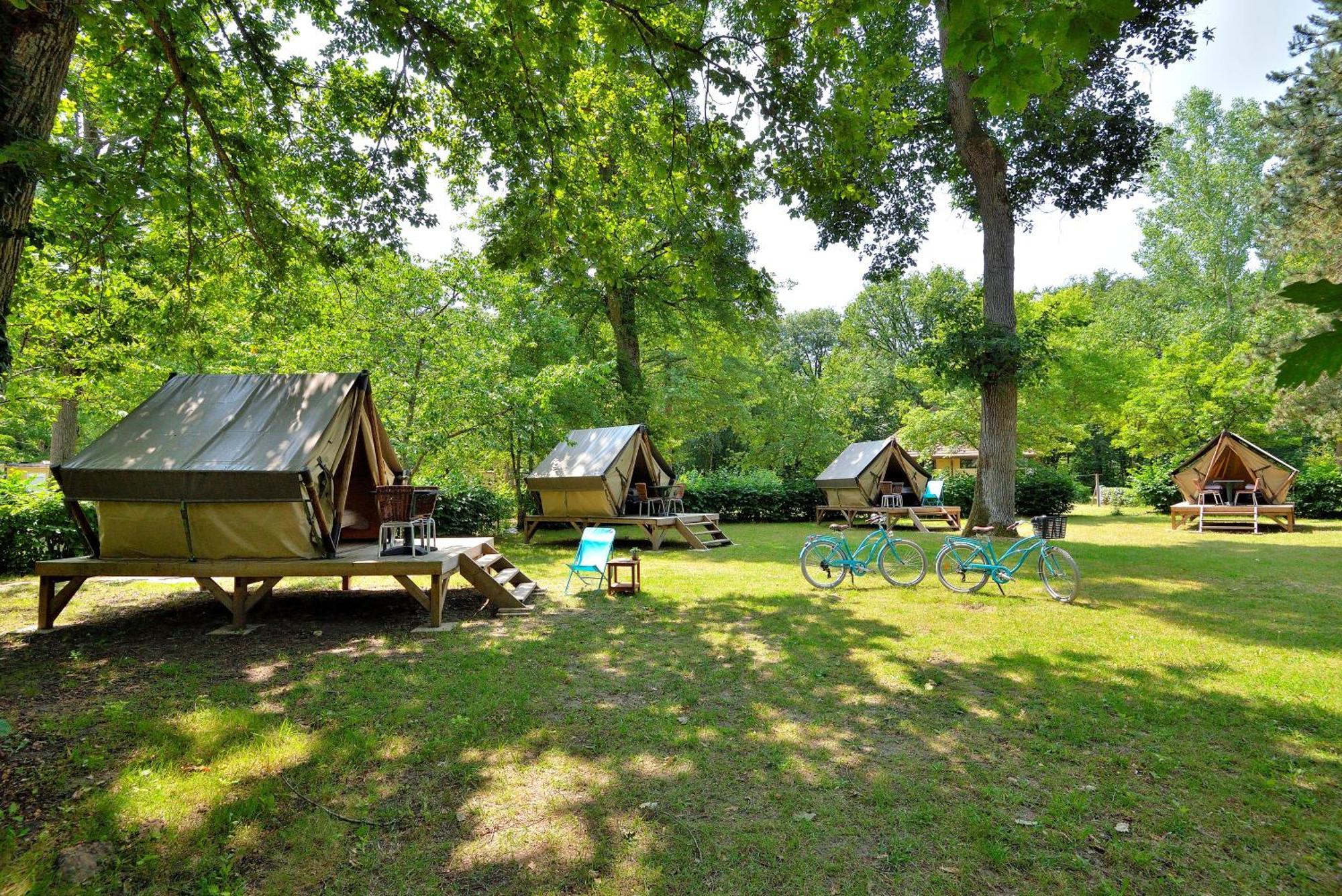 Camping Etang De La Vallee Combreux Exterior foto